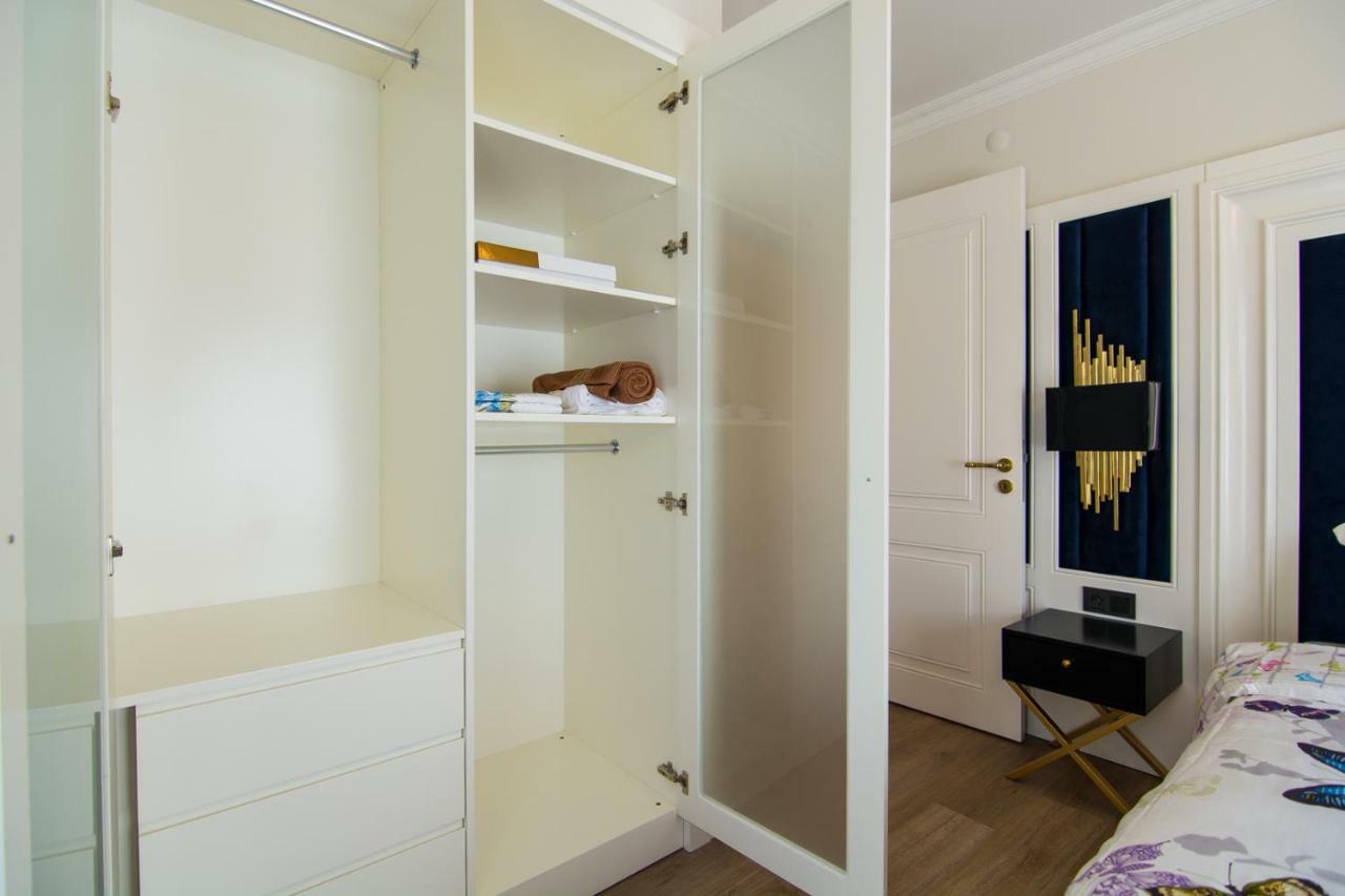 Towers C-10 Apartment
